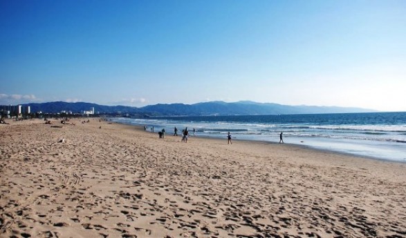 Santa Monica State Beach: A Classic Family Beach Day
